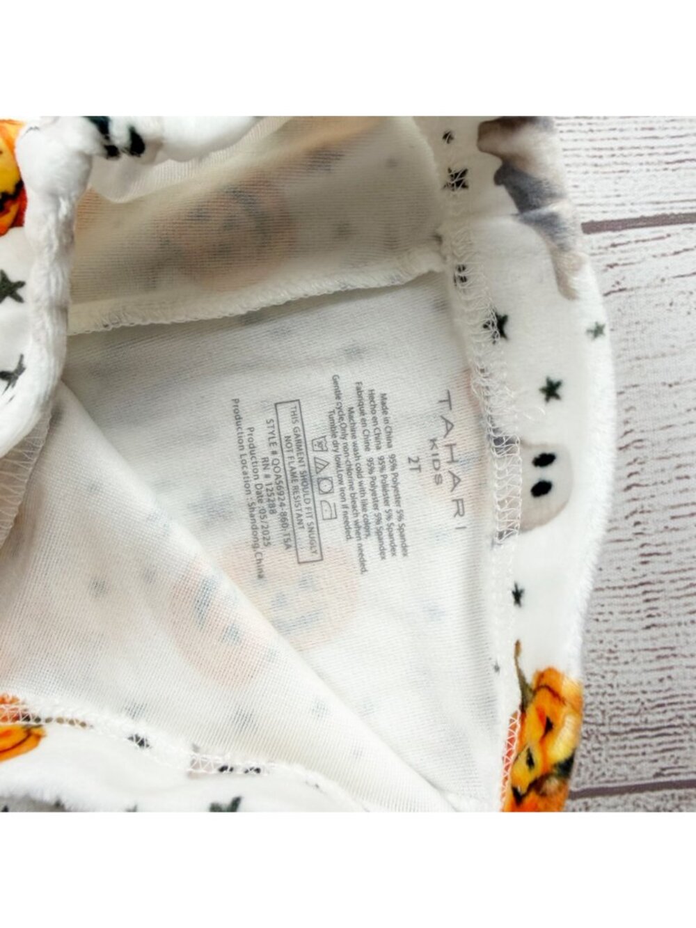 Tahari Kids Halloween Pajama Set Ghost Pumpkin Print Long Sleeve Socks NWT 2T - Picture 3 of 5